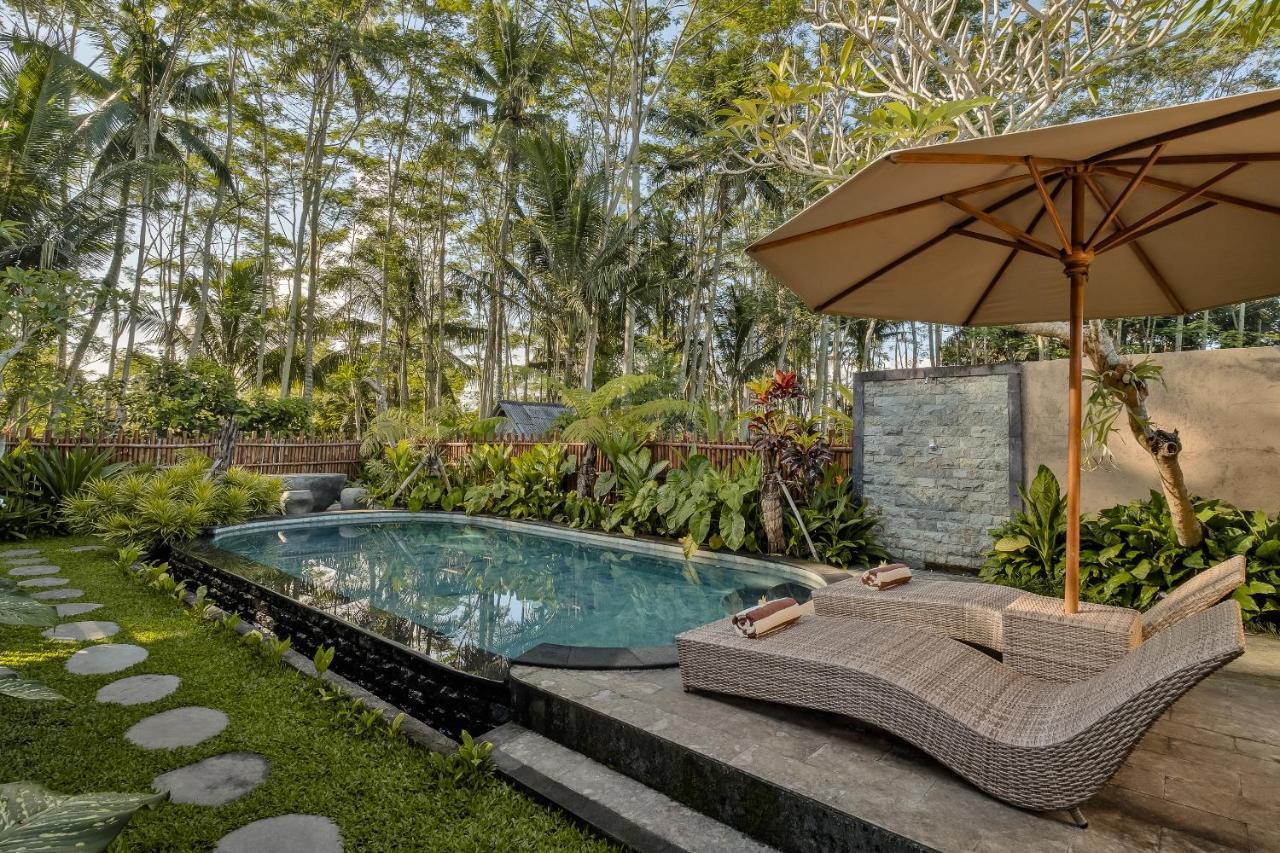 Ratni Ubud Villa ภายนอก รูปภาพ