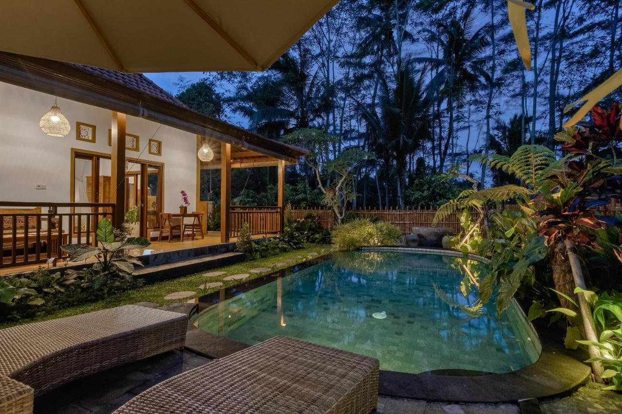 Ratni Ubud Villa ภายนอก รูปภาพ