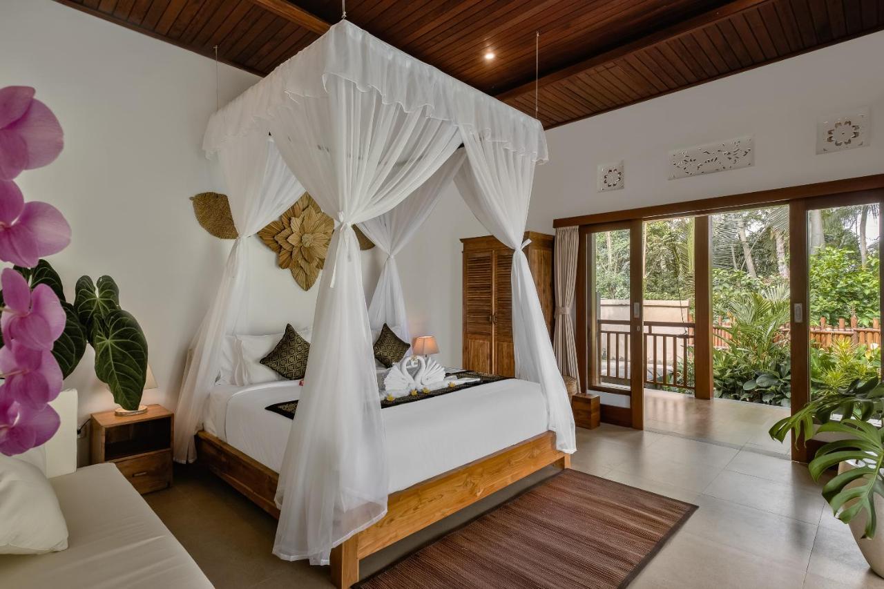 Ratni Ubud Villa ภายนอก รูปภาพ