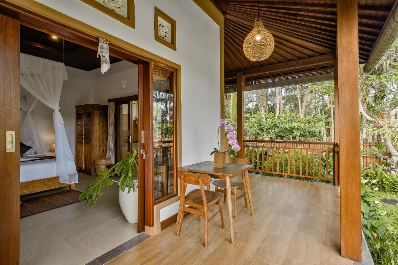 Ratni Ubud Villa ภายนอก รูปภาพ
