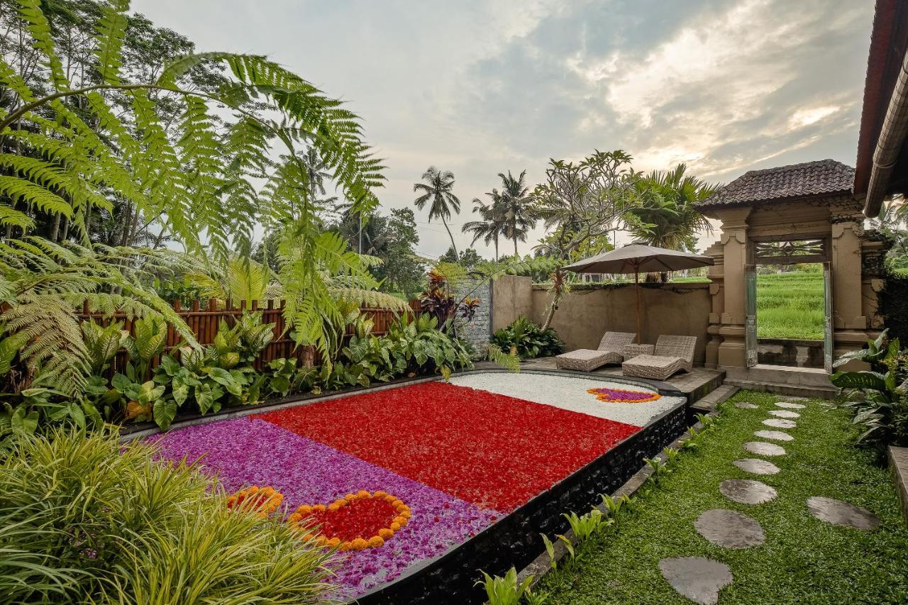 Ratni Ubud Villa ภายนอก รูปภาพ