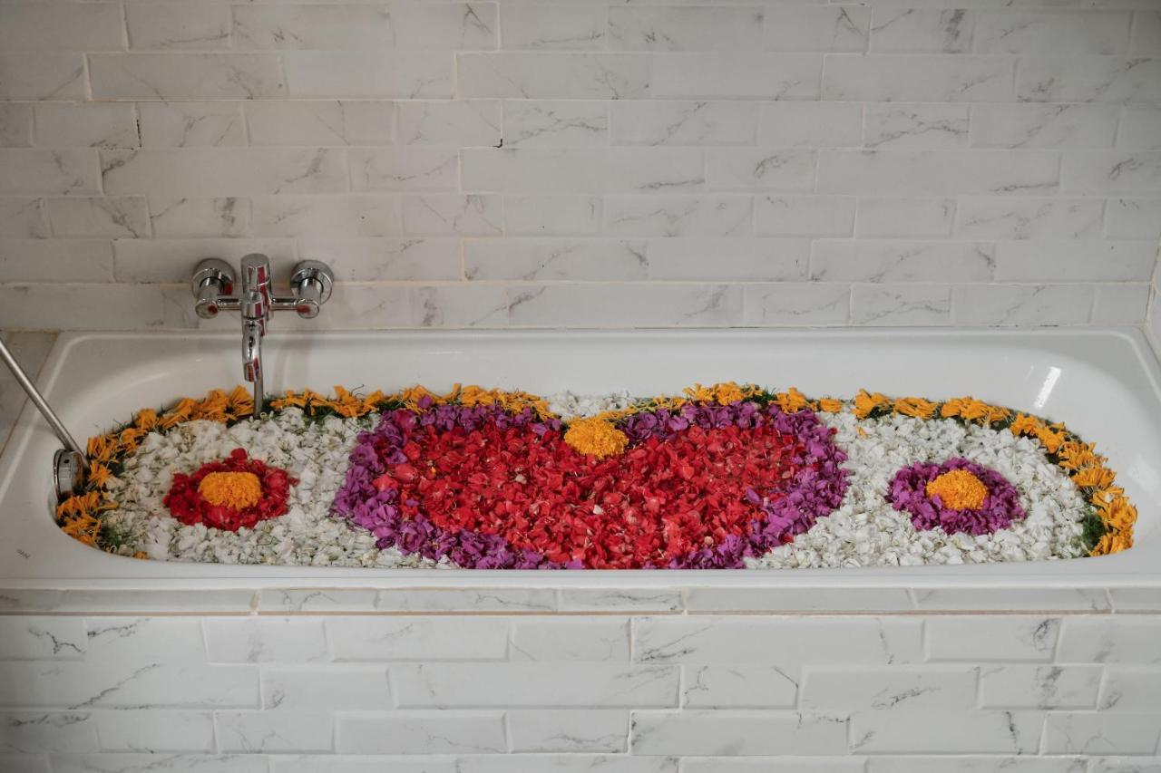 Ratni Ubud Villa ภายนอก รูปภาพ