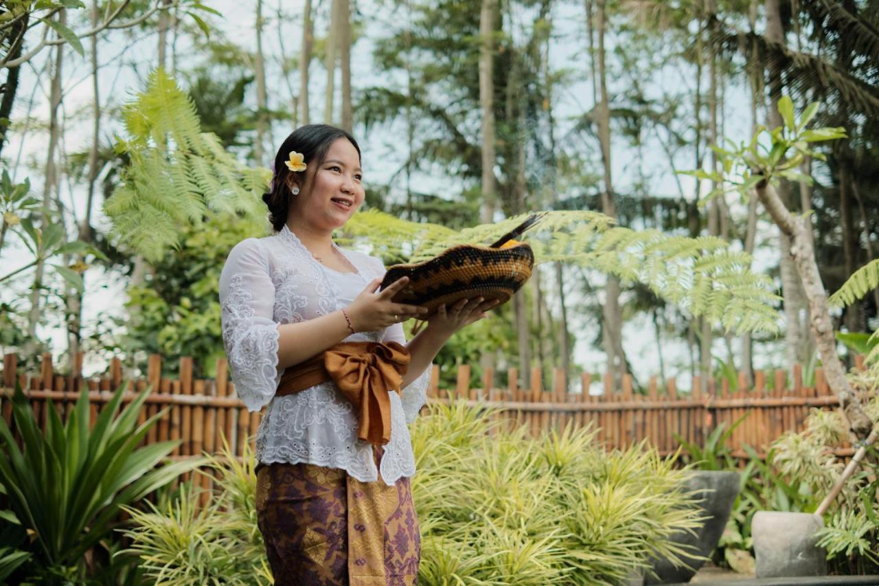 Ratni Ubud Villa ภายนอก รูปภาพ