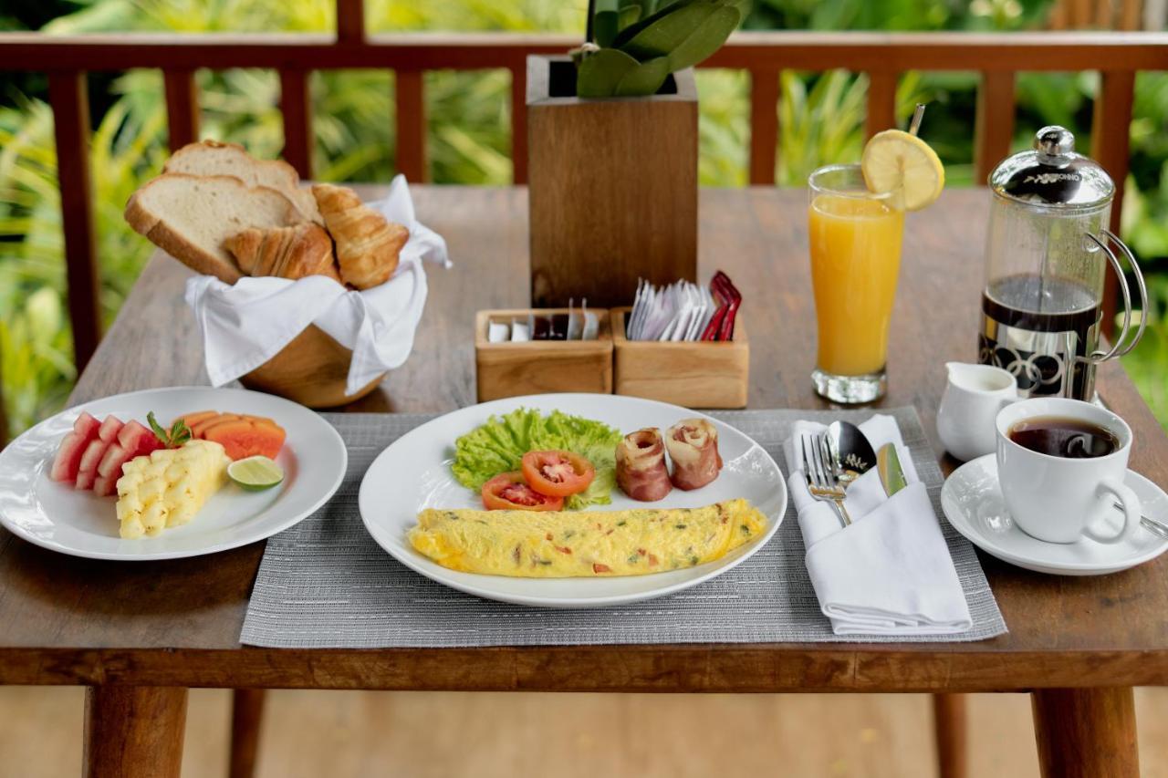 Ratni Ubud Villa ภายนอก รูปภาพ