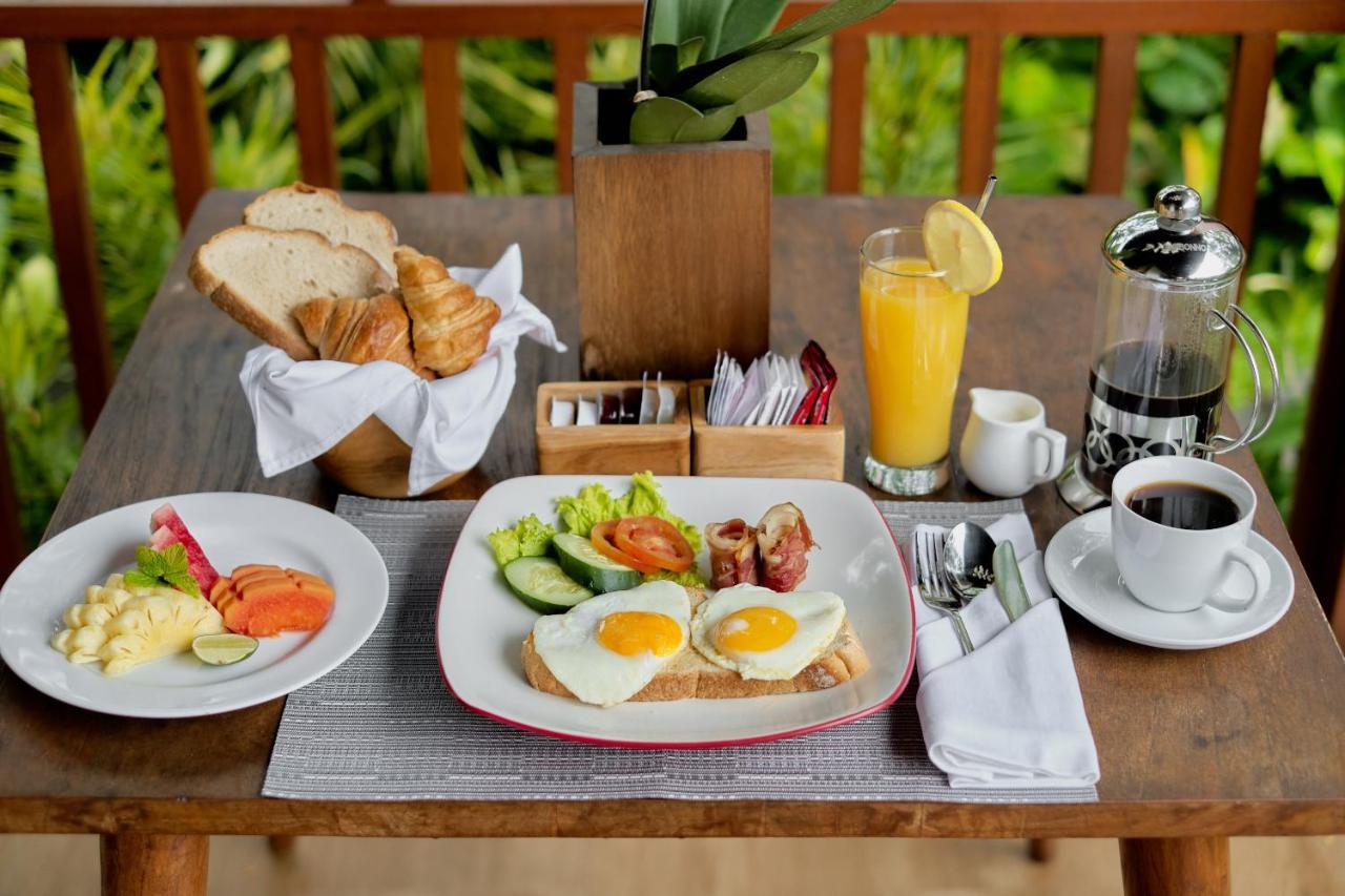 Ratni Ubud Villa ภายนอก รูปภาพ