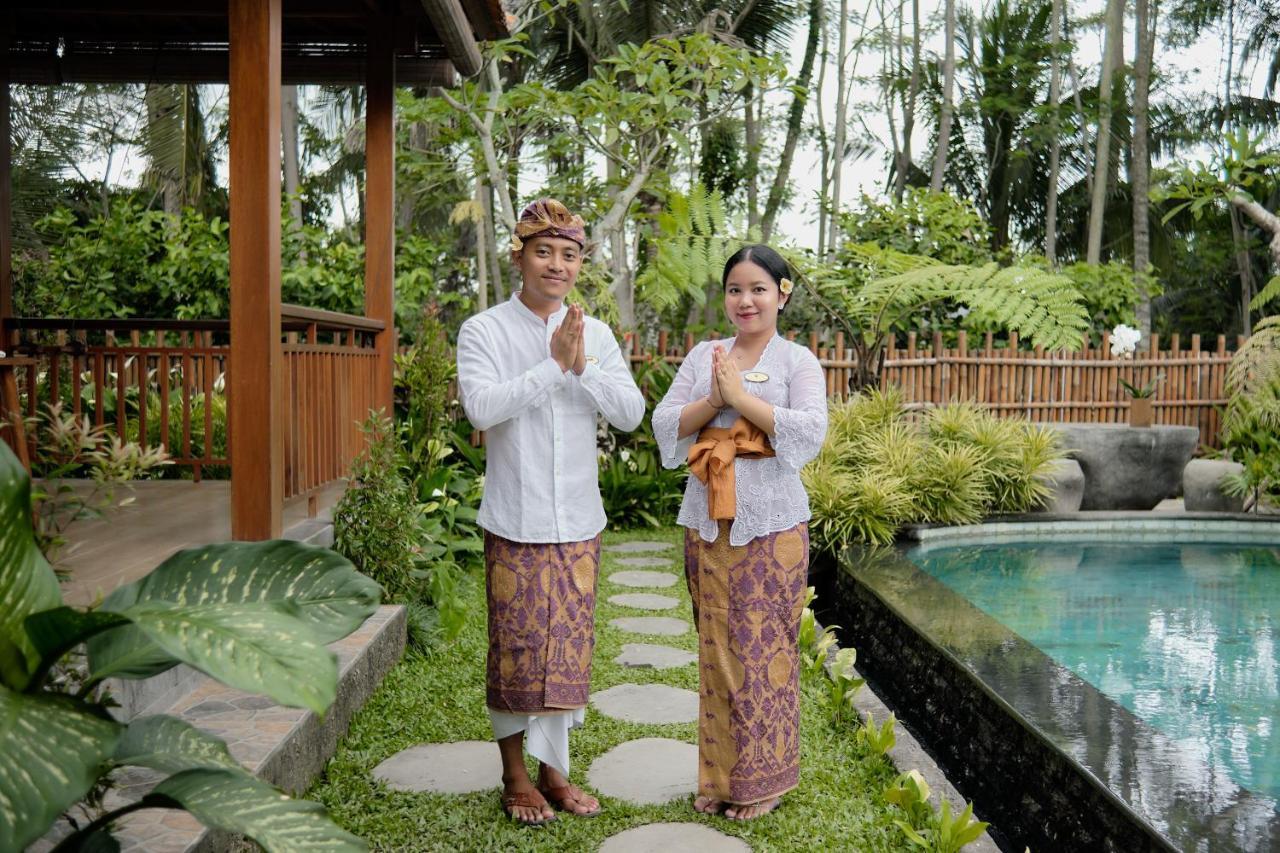 Ratni Ubud Villa ภายนอก รูปภาพ