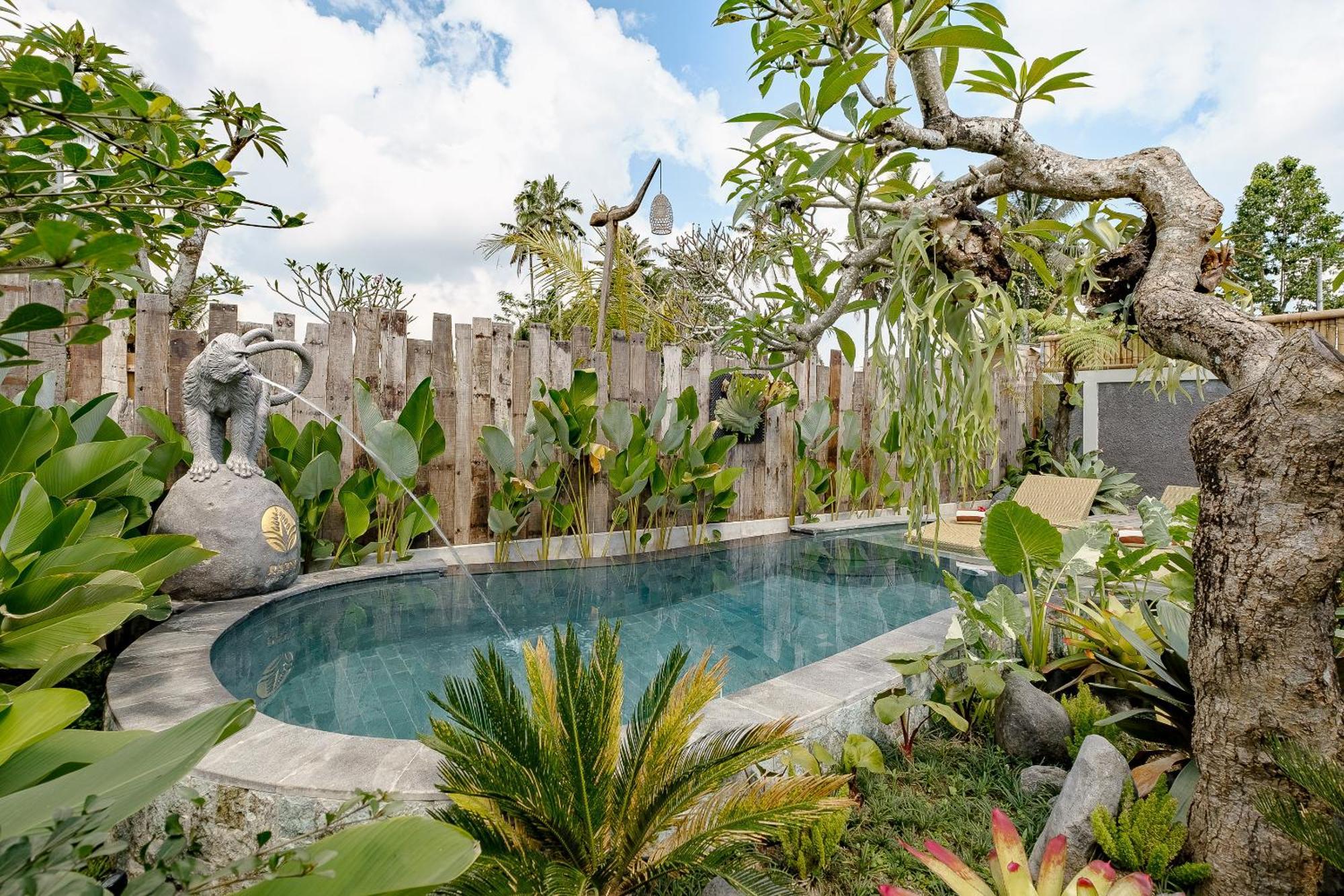 Ratni Ubud Villa ภายนอก รูปภาพ