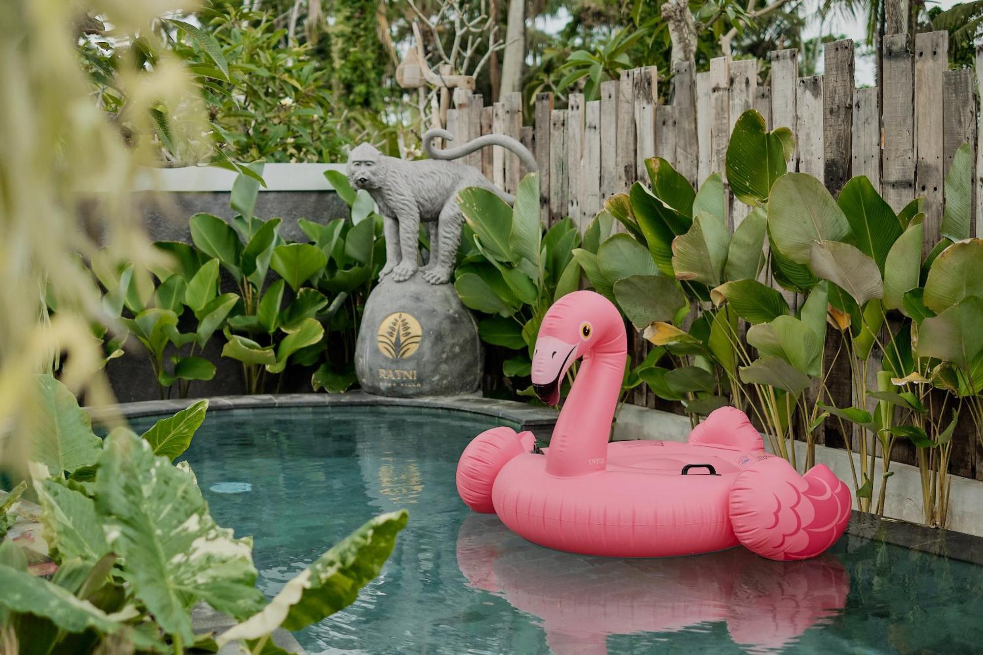 Ratni Ubud Villa ภายนอก รูปภาพ