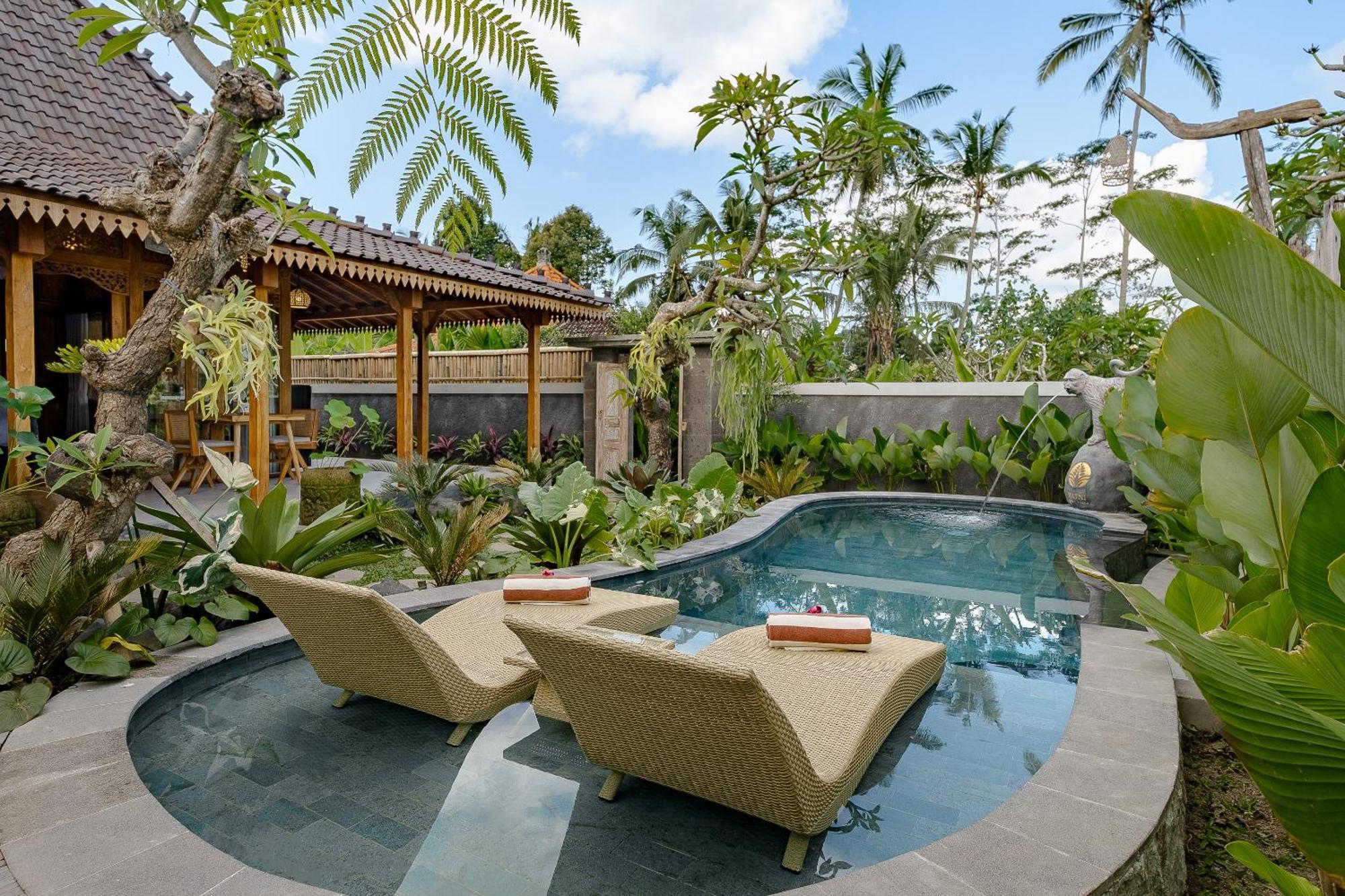 Ratni Ubud Villa ภายนอก รูปภาพ