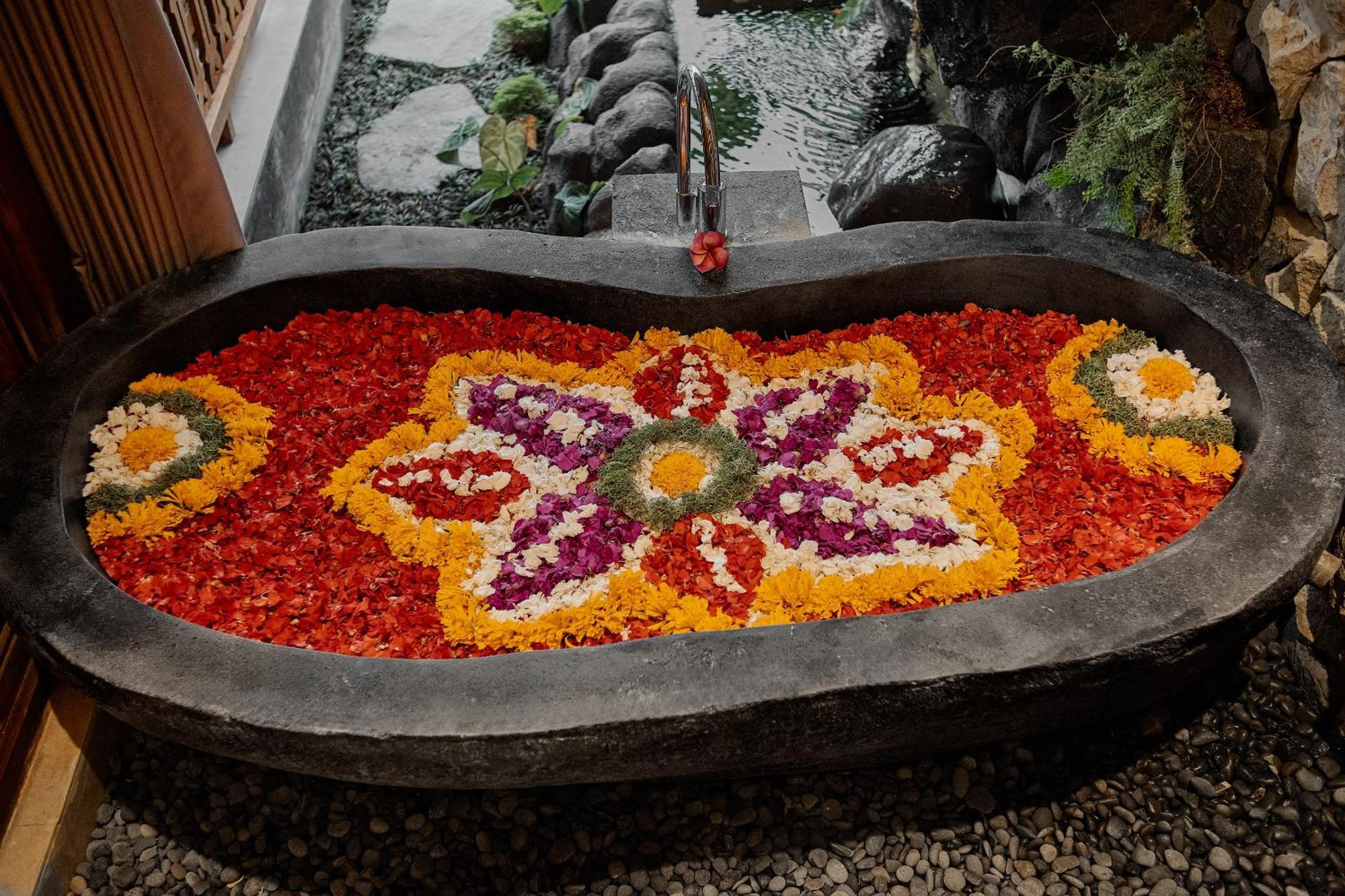 Ratni Ubud Villa ภายนอก รูปภาพ